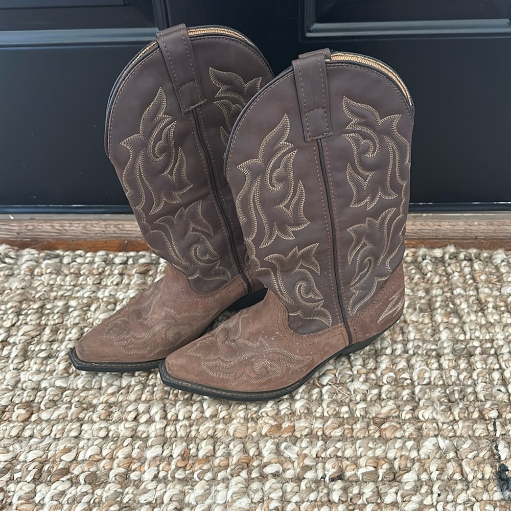 Women’s Laredo cowboy boots